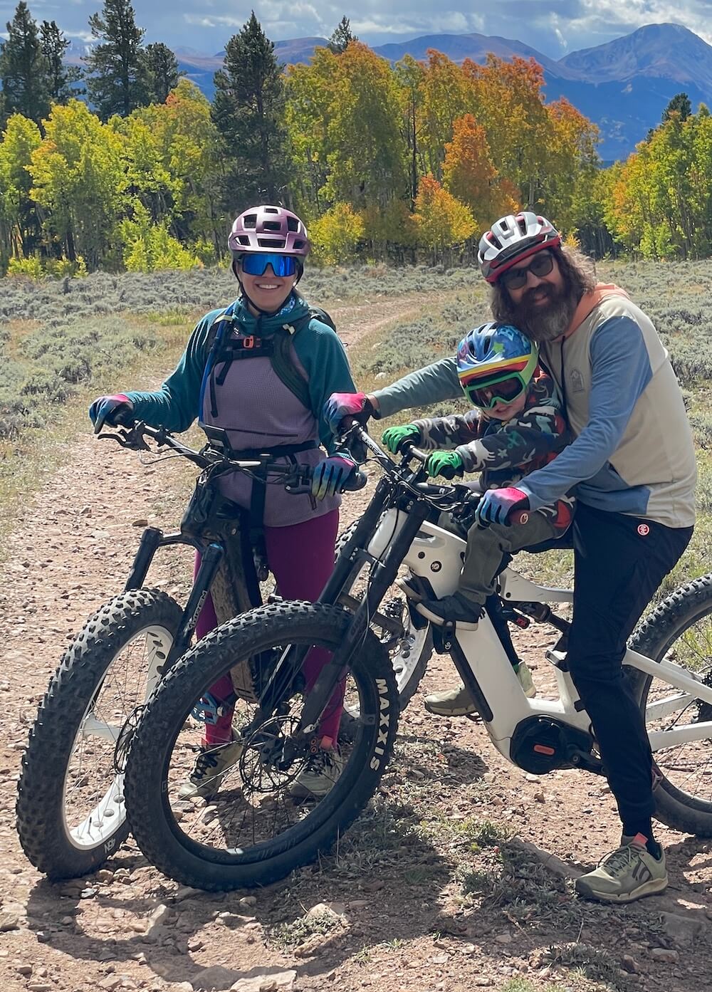 Traveling in Silverthorne - Family biking in the mountains Traveling in Silverthorne - Family biking in the mountains