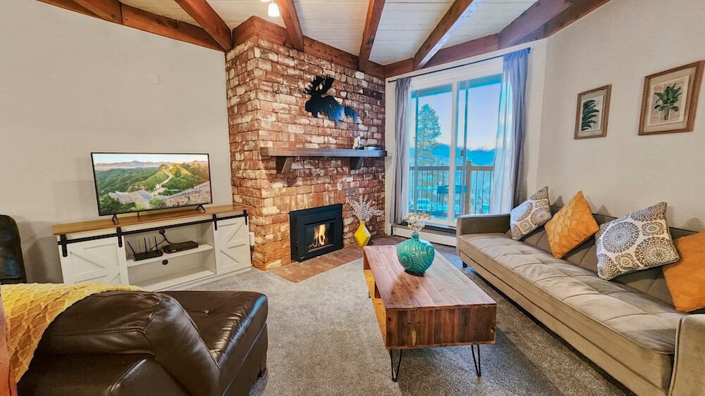 Vacation Rental in Silverthorne with Fireplace Vacation Rental in Silverthorne with Fireplace